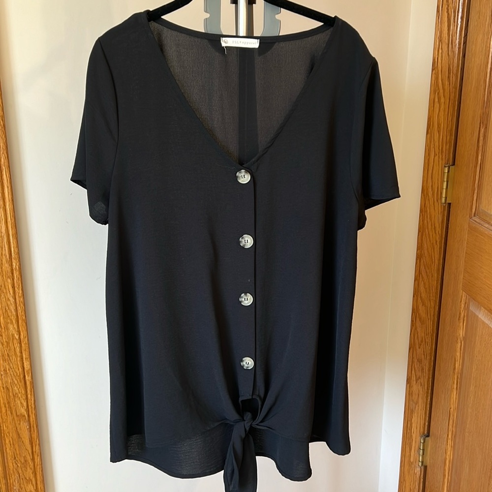 Maternity short sleeve blouse like new